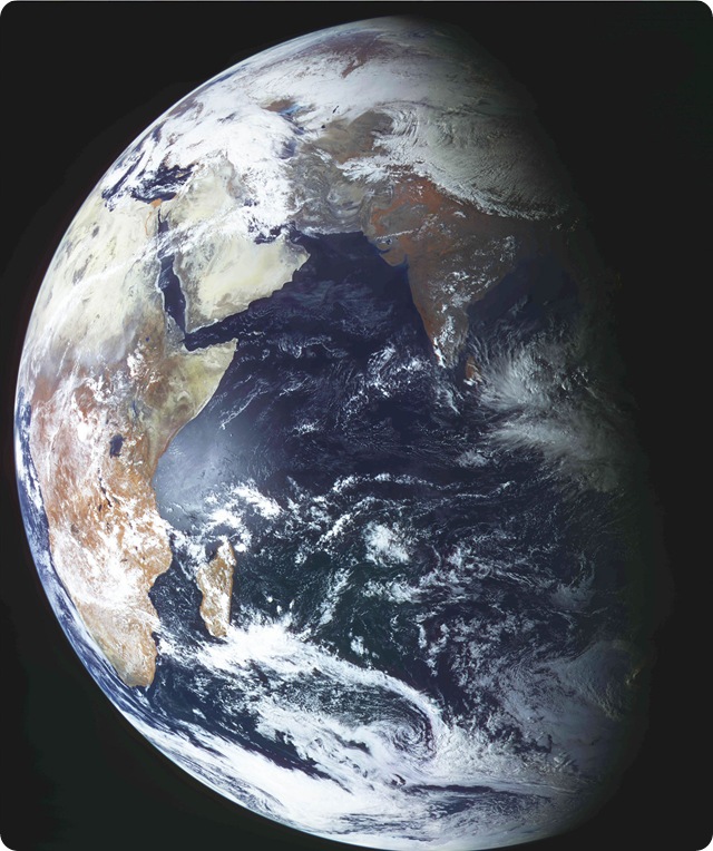 Vues de satellites : la première photo de Mercure par un satellite et l’Elektro-L entre terre et Lune.