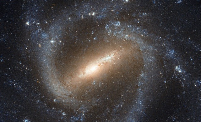 Dans les profondeurs de l’Univers, le télescope spatial James Webb repère des galaxies "excessivement massives" pour leur époque