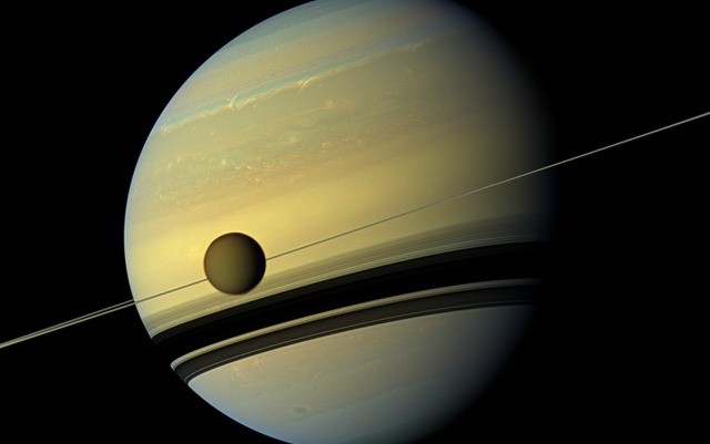 Ils ont trouvé les composés qui pourrait former une vie telle que nous ne la connaissons pas sur la lune de Saturne, Titan