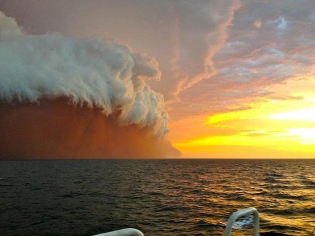En images : Tsunami de sable et les nouveaux extrêmes météorologiques que traverse, notamment, l’Australie.