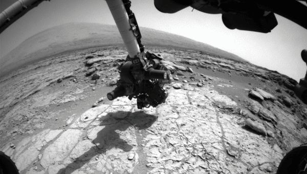 Le Curiosity perce le sol martien