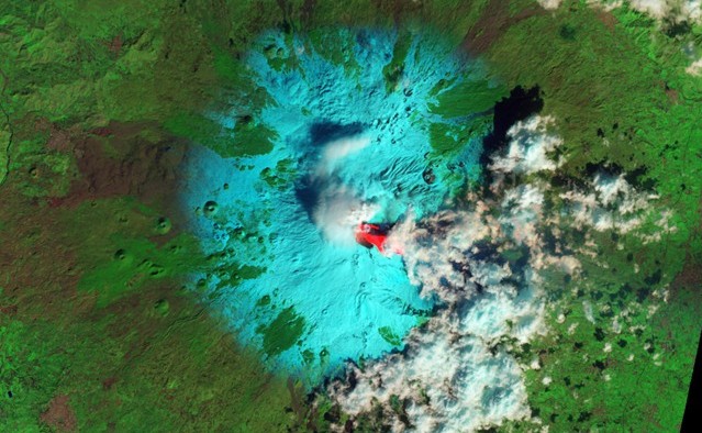 Le réveil de l’Etna de l’espace jusqu’au sol (vidéo/live)
