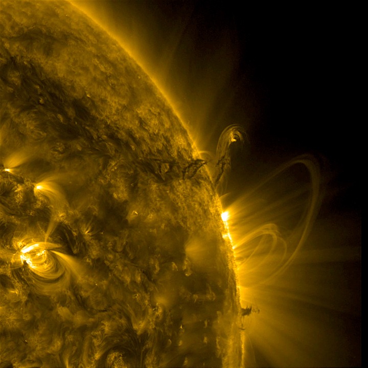 Un filament de plasma soutenu par des tornades solaires (Vidéo)