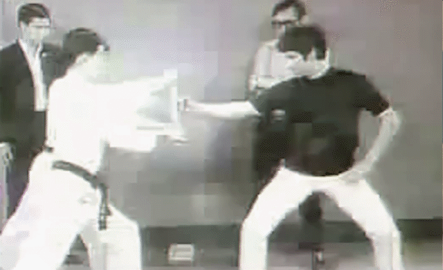 La biomécanique du “One inch punch” de Bruce Lee