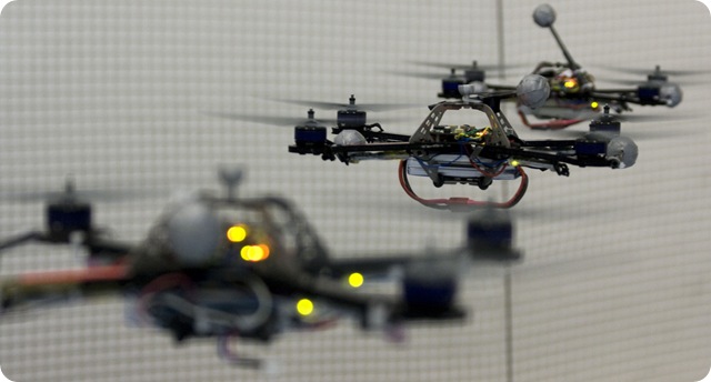 Les quadrocopters robotisés suisses savent se renvoyer la balle.