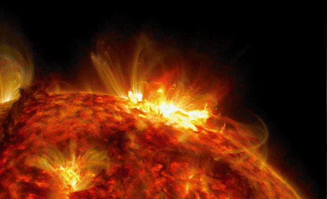 Les meilleurs moments du Soleil pour les 5 ans de la sonde SDO et sa dernière œuvre colossale