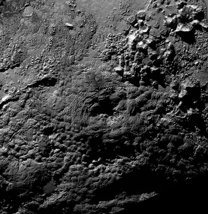 Pluton présente ce qui ressemble à des volcans de glace, une première dans notre système solaire