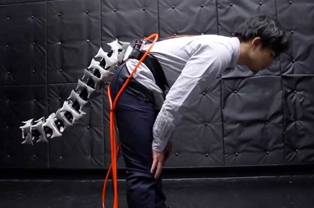 Une queue robotique anthropomorphique qui accroît l’équilibre, la portée et l’agilité de l’humain