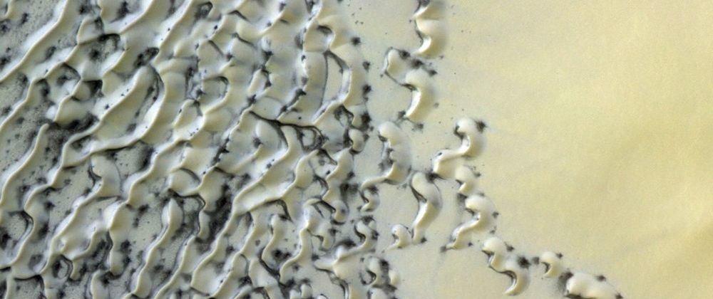 Crémeuse texture de dunes martiennes