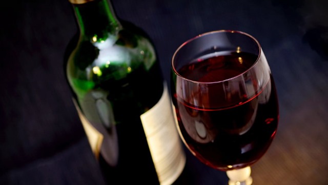 Le vin rouge pourrait améliorer la santé intestinale et diminuer le " mauvais " cholestérol