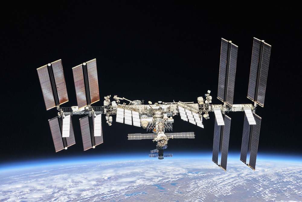 La Station Spatiale Internationale célèbre 20 ans de présence humaine continue dans l’espace