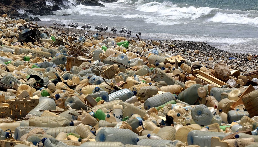 La mer Méditerranée est envahie par des plastiques venus d’ailleurs