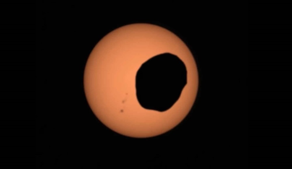 Mars versus Phobos : l’astromobile Perseverance a capturé la vue la plus nette à ce jour d’une éclipse solaire sur la planète rouge