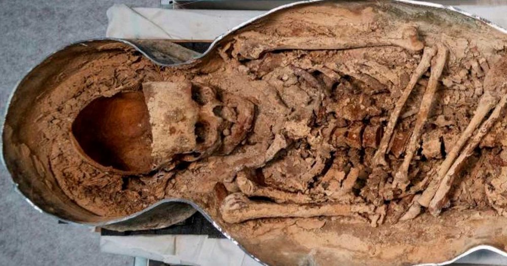 Un chanoine respecté et un mystérieux cavalier identifiés dans les sarcophages de la Cathédrale Notre-Dame de Paris