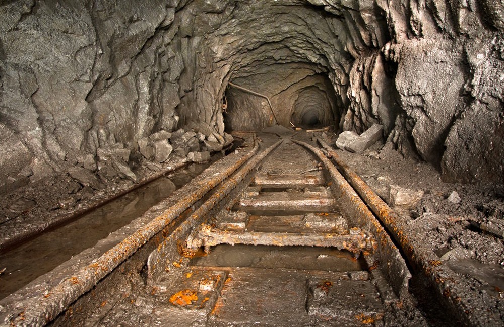 Sur l’idée d’utiliser des mines abandonnées pour les transformer en stockage d’énergie par gravité
