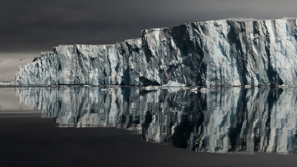 65 cm : un coup d’œil sous un glacier emblématique révèle sa contribution à l’élévation du niveau de la mer