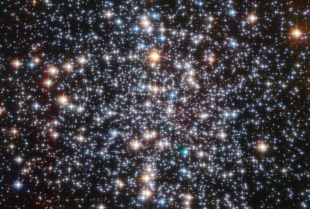 Le télescope spatial Hubble découvre un trou noir extrêmement rare dans un amas d’étoiles massif