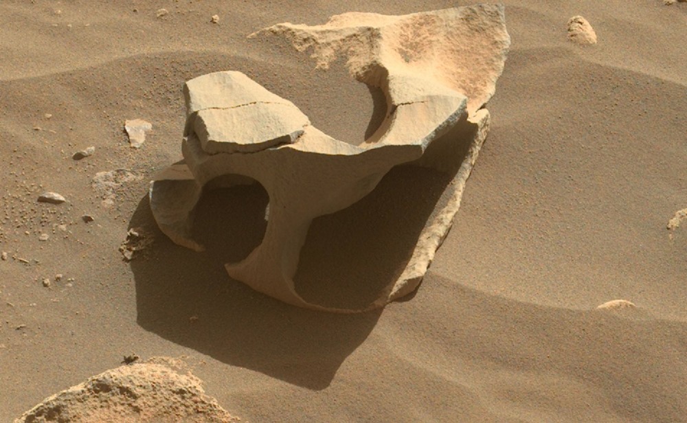 L’astromobile Perseverance prend des photos de roches en forme de beignet et de fromage sur Mars