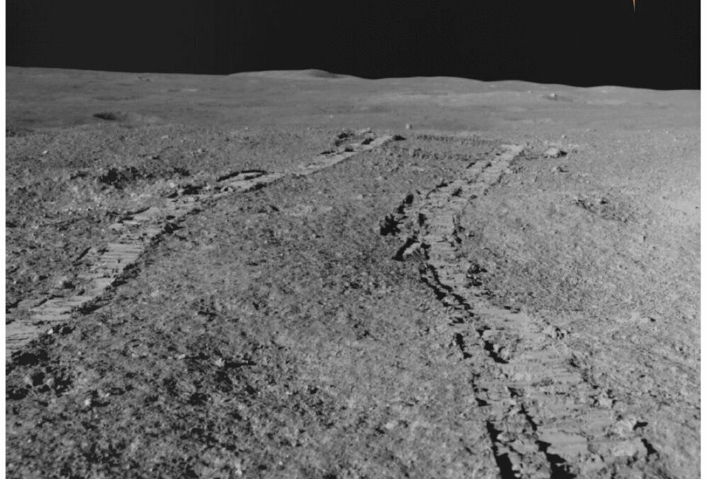 L’astromobile indienne Pragyan découvre des traces de soufre au pôle sud de la Lune