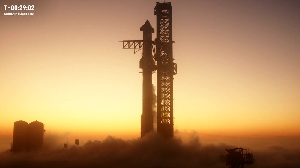 La très grosse fusée Starship de SpaceX se désintègre après la séparation réussie de ses étages