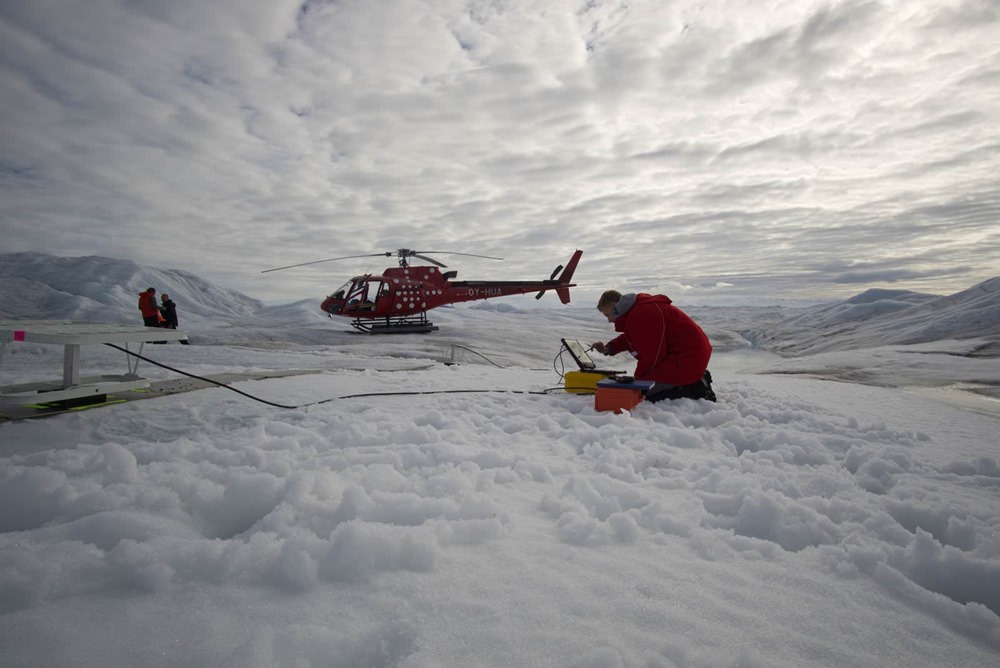 Des taux de fonte de 130 mètres par an mesurés sous un glacier du Groenland