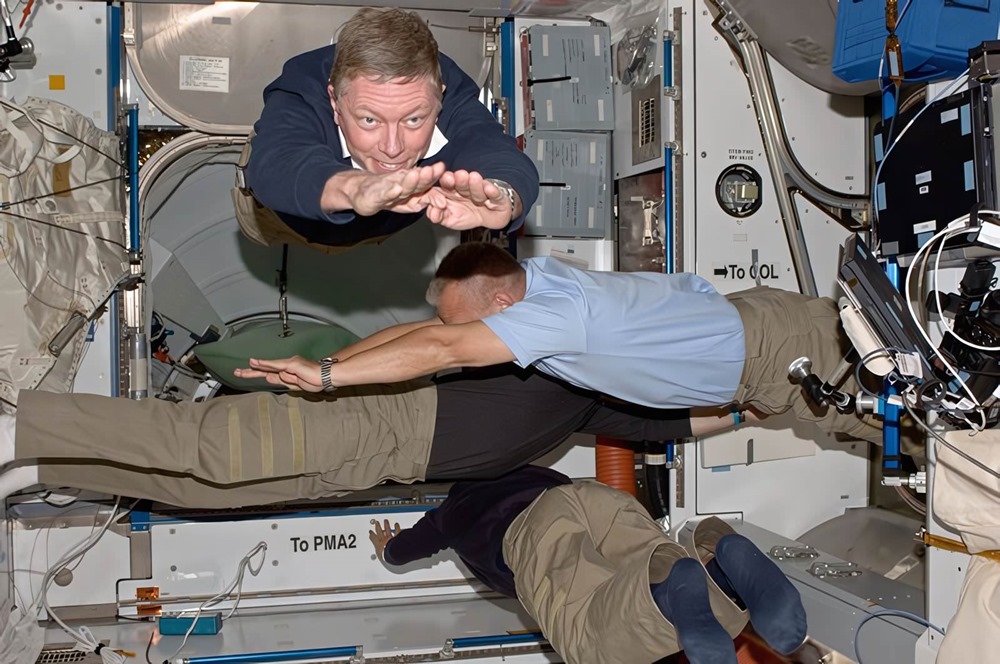 Les astronautes sont conscients de la distance à laquelle ils "volent" dans l’espace en dépit de la microgravité