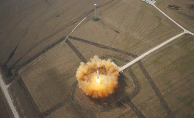 Atterrissage vertical : Le nouvel exploit de la sauterelle réutilisable de SpaceX