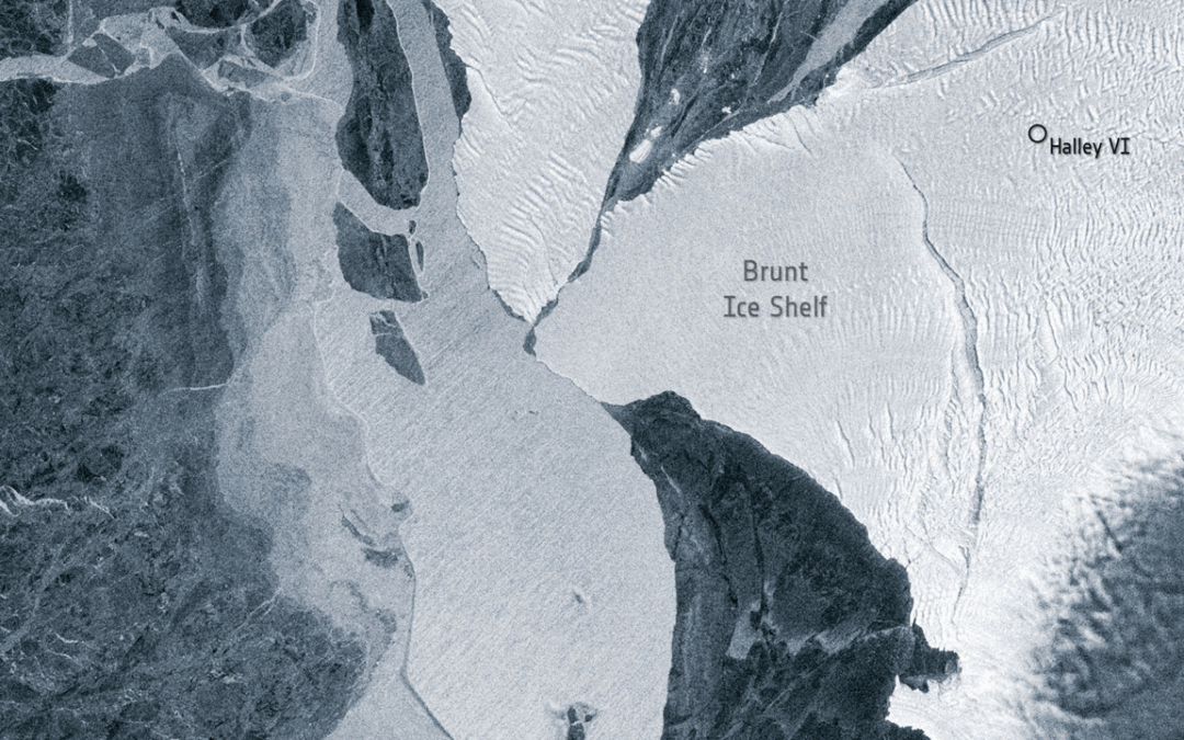 Une vue satellite montre la collision évitée de l’iceberg géant A-74 en Antarctique