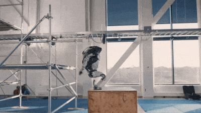 Vidéos : Le robot Atlas apprend à percevoir, à manipuler des objets et à faire des pirouettes